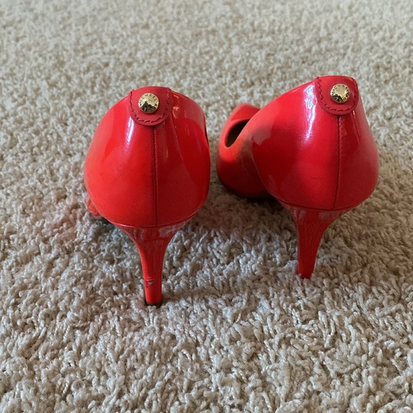 Michael Kors coral patent pumps - Picture 5 of 10